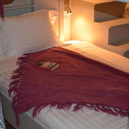 Luna Maya Hostel & Wellness アンティグア・グアテマラ エクステリア 写真