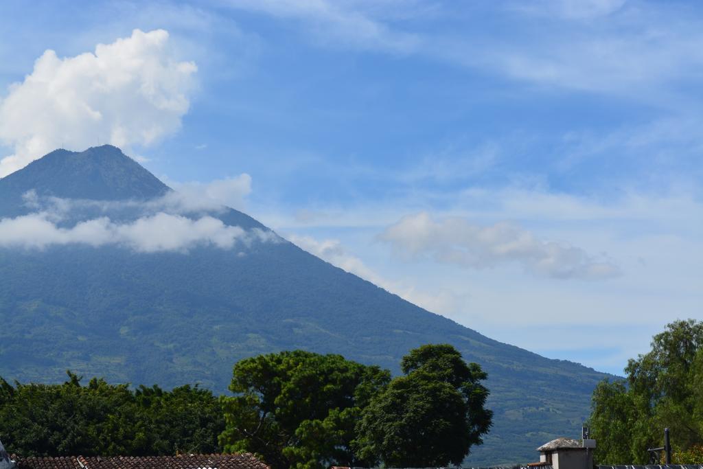 Luna Maya Hostel & Wellness アンティグア・グアテマラ エクステリア 写真